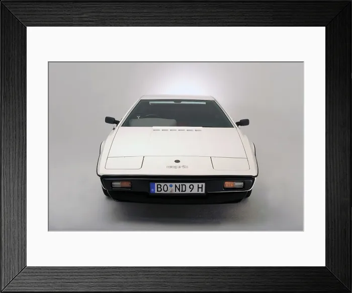 Framed Print : Lotus Esprit 1977 from the James Bond film The Spy Who Loved Me. Artist: Simon Clay Framed Print : Lotus Esprit 1977 from the James Bond film The Spy Who Loved Me. Artist: Simon Clay