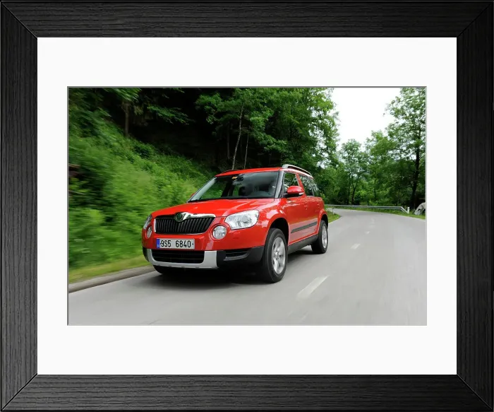 Framed Print : Skoda Yeti 2009. Artist: Simon Clay Framed Print : Skoda Yeti 2009. Artist: Simon Clay