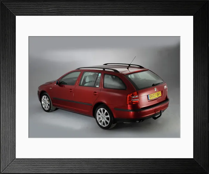 Framed Print : 2007 Skoda Octavia estate Framed Print : 2007 Skoda Octavia estate