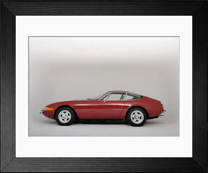 Framed Print : Ferrari 365 GTB 1972. Artist: Simon Clay Framed Print : Ferrari 365 GTB 1972. Artist: Simon Clay