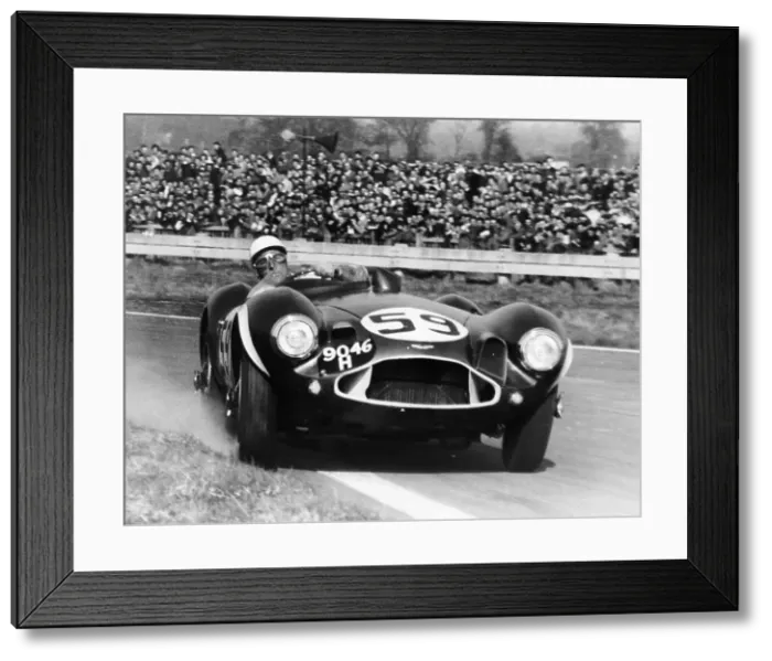 Framed Print : Stirling Moss diving an Aston Martin DB3S, Goodwood, West Sussex, 1956