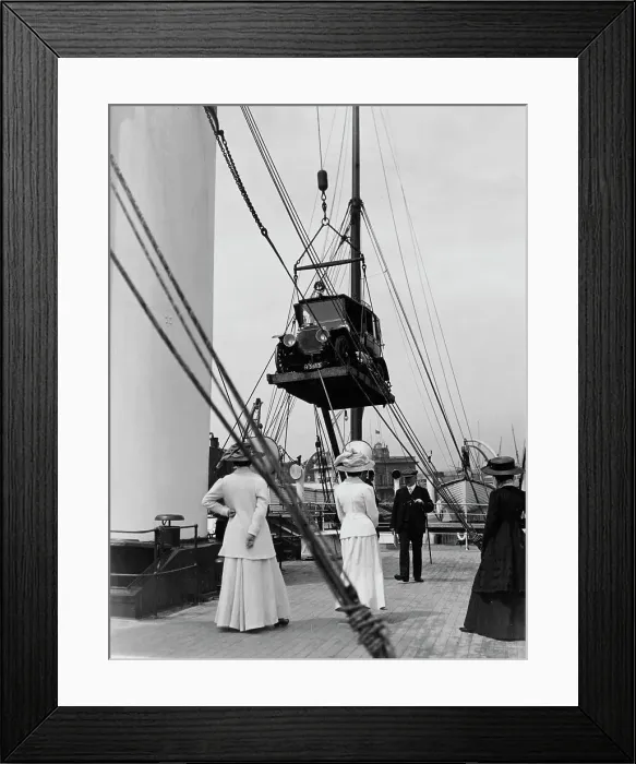 Framed Print : Shipping a car onto the Queen, 1909 Framed Print : Shipping a car onto the Queen, 1909