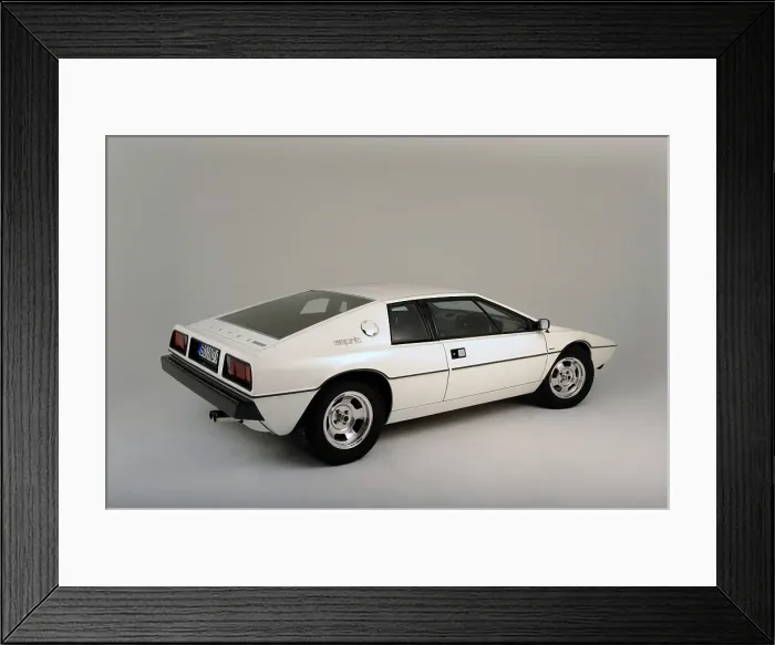 Framed Print : Lotus Esprit 1977 from the James Bond film The Spy Who Loved Me. Artist: Simon Clay Framed Print : Lotus Esprit 1977 from the James Bond film The Spy Who Loved Me. Artist: Simon Clay