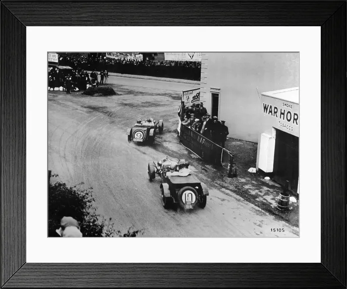 Framed Print : An Alfa Romeo competing in the Tourist Trophy, Corfu, Greece Framed Print : An Alfa Romeo competing in the Tourist Trophy, Corfu, Greece