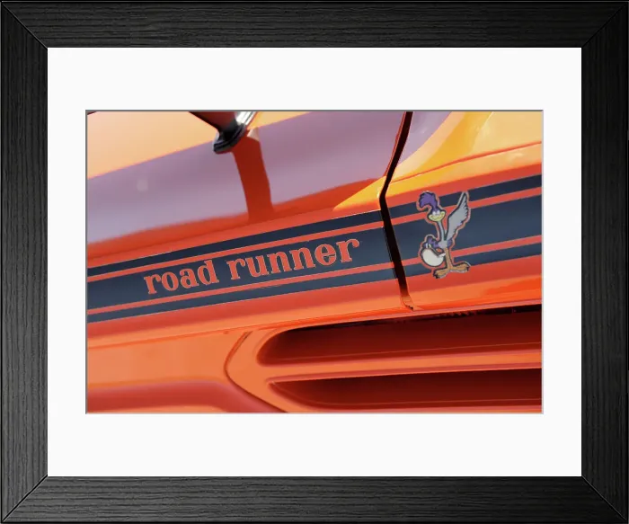 Framed Print : Plymouth Hemi Roadrunner 1970. Artist: Simon Clay Framed Print : Plymouth Hemi Roadrunner 1970. Artist: Simon Clay