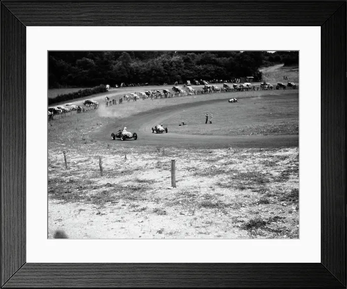 Framed Print : Formula Three Cooper 500cc cars racing at Brands Hatch, Kent, c1950-c1952 Framed Print : Formula Three Cooper 500cc cars racing at Brands Hatch, Kent, c1950-c1952