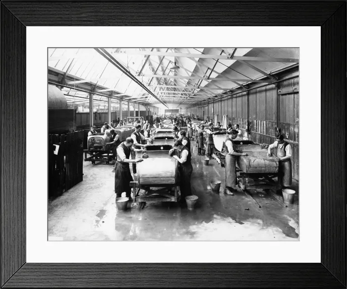 Framed Print : Morris Cowley paint shop, 1920s Framed Print : Morris Cowley paint shop, 1920s
