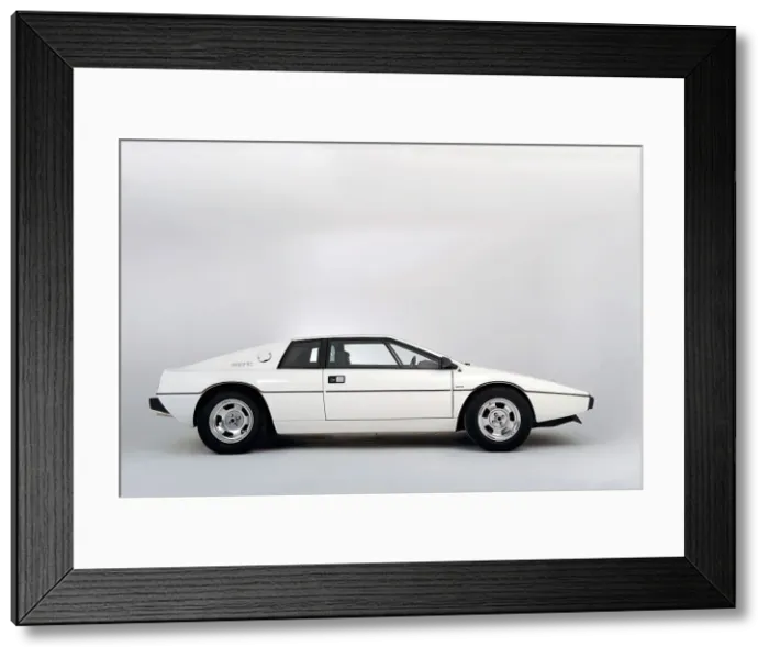 Framed Print : Lotus Esprit 1977 from the James Bond film The Spy Who Loved Me. Artist: Simon Clay Framed Print : Lotus Esprit 1977 from the James Bond film The Spy Who Loved Me. Artist: Simon Clay