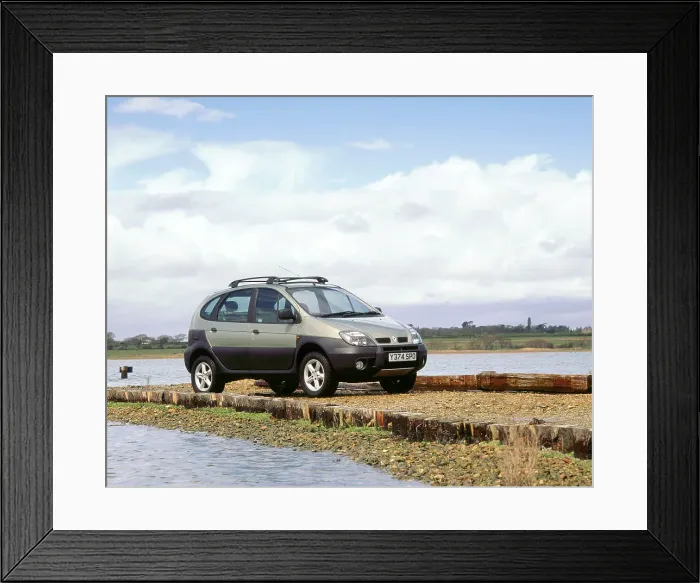 Framed Print : 2001 Renault Scenic Framed Print : 2001 Renault Scenic