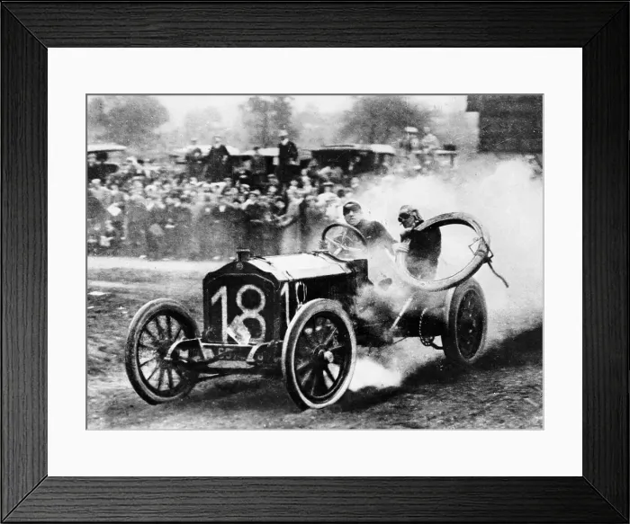 Framed Print : Duray driving a De Dietrich in the Vanderbilt Cup, Long Island, NY, USA, 1906 Framed Print : Duray driving a De Dietrich in the Vanderbilt Cup, Long Island, NY, USA, 1906