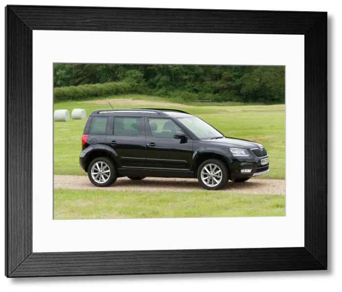 Framed Print : 2014 Skoda Yeti SE Framed Print : 2014 Skoda Yeti SE