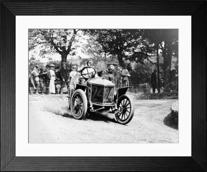 Framed Print : Algernon Guinness driving a Minerva in the Circuit des Ardennes, 1907 Framed Print : Algernon Guinness driving a Minerva in the Circuit des Ardennes, 1907