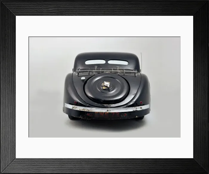 Framed Print : Bugatti type 57S 1937. Artist: Simon Clay Framed Print : Bugatti type 57S 1937. Artist: Simon Clay