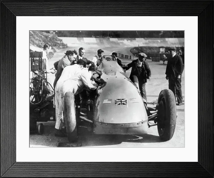 Framed Print : Bluebird at Brooklands, Surrey, 1928 Framed Print : Bluebird at Brooklands, Surrey, 1928