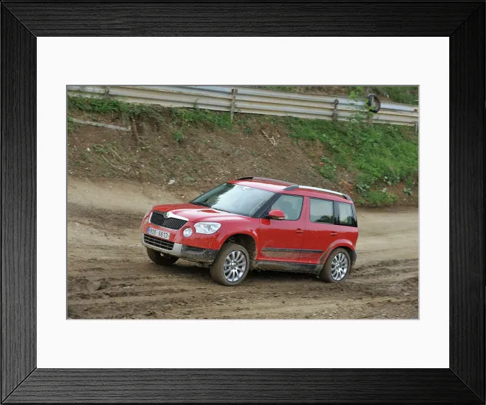 Framed Print : Skoda Yeti 2009. Artist: Simon Clay Framed Print : Skoda Yeti 2009. Artist: Simon Clay