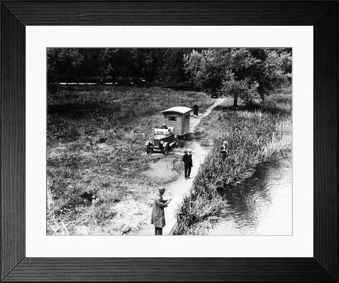 Framed Print : Lagonda towing a caravan, (1924?) Framed Print : Lagonda towing a caravan, (1924?)