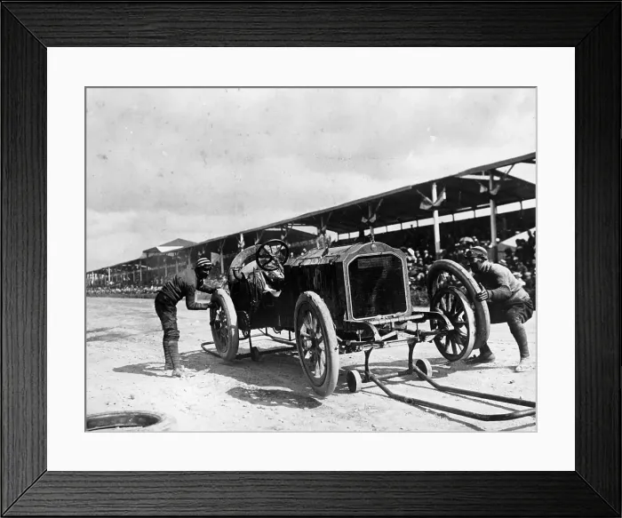 Framed Print : Changing the rims on a De Dietrich car, Coppa Florio Race, Italy, 1908 Framed Print : Changing the rims on a De Dietrich car, Coppa Florio Race, Italy, 1908