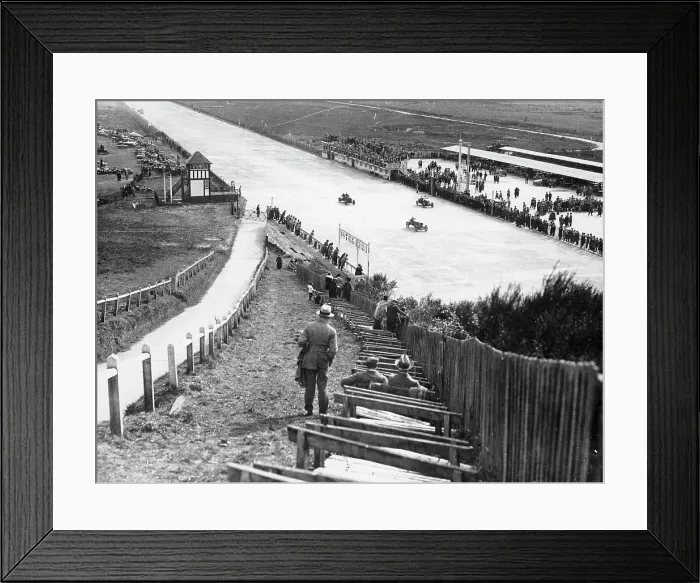 Framed Print : Spectators watching motor racing from the Test Hill, Brooklands, Surrey, (1920s?) Framed Print : Spectators watching motor racing from the Test Hill, Brooklands, Surrey, (1920s?)