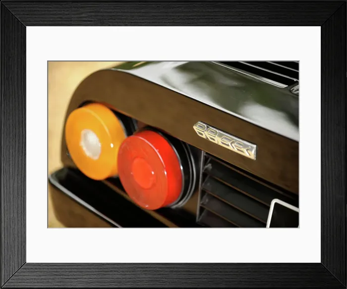 Framed Print : Ferrari 512i Berlinetta Boxer 1981. Artist: Simon Clay Framed Print : Ferrari 512i Berlinetta Boxer 1981. Artist: Simon Clay