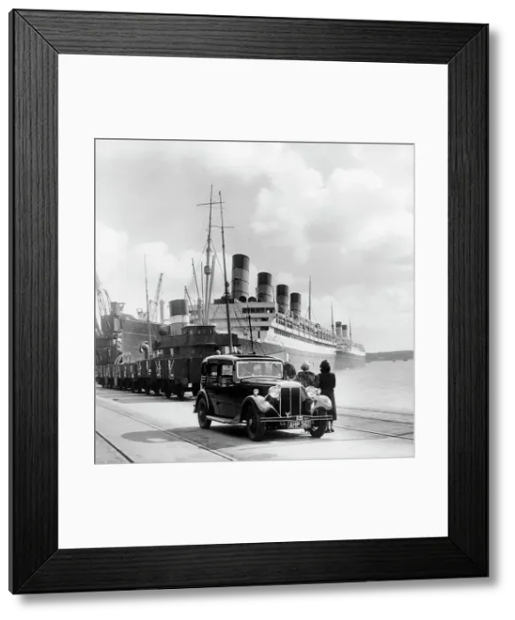 Framed Print : 1935 Daimler Light 15, late 1930s Framed Print : 1935 Daimler Light 15, late 1930s