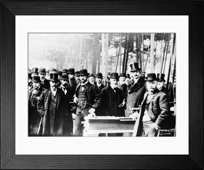 Framed Print : The machine shop at the Daimler works, Coventry, Warwickshire, 1899 Framed Print : The machine shop at the Daimler works, Coventry, Warwickshire, 1899