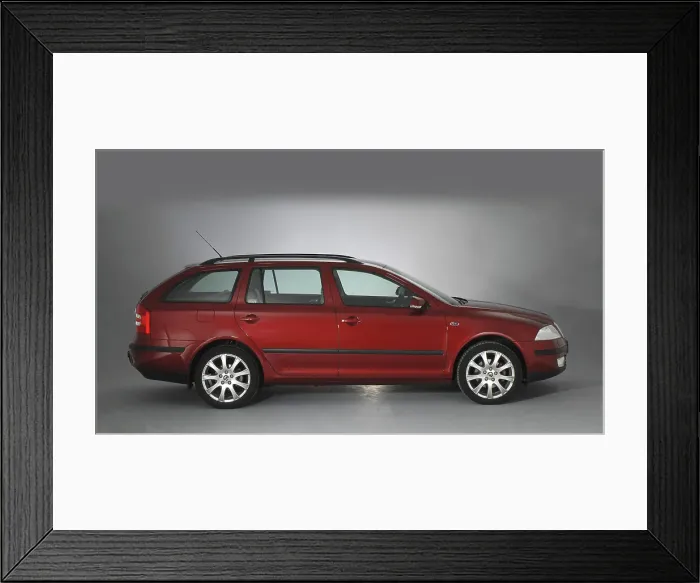 Framed Print : 2007 Skoda Octavia estate Framed Print : 2007 Skoda Octavia estate