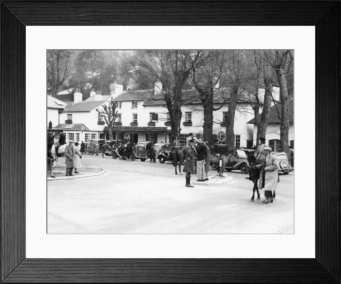 Framed Print : Pedestrians and riders outside the Burford Bridge Hotel, Surrey, (c1930s?) Framed Print : Pedestrians and riders outside the Burford Bridge Hotel, Surrey, (c1930s?)