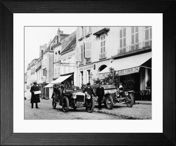 Framed Print : 1909 Daimler and 1908 Rolls-Royce Silver Rogue, France, October 1908 Framed Print : 1909 Daimler and 1908 Rolls-Royce Silver Rogue, France, October 1908