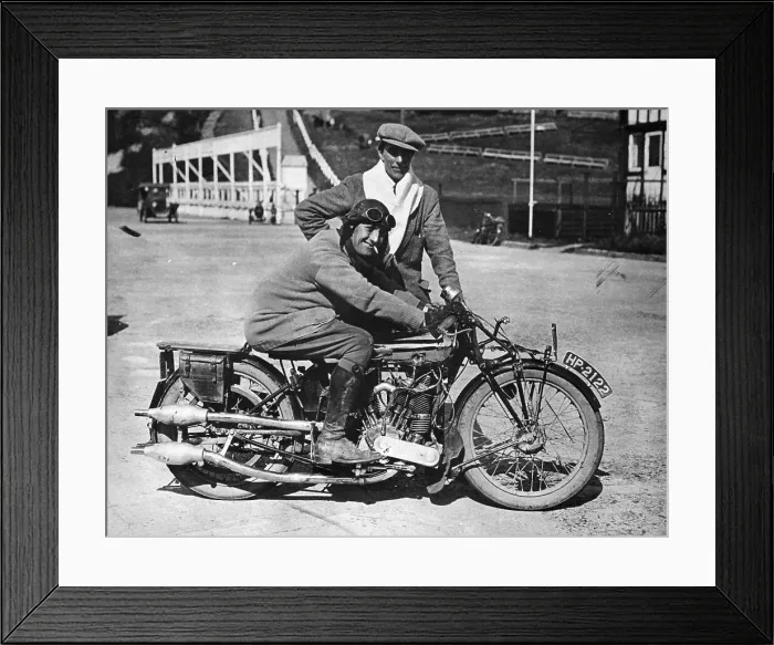 Framed Print : Mk1 Brough Superior 1000cc motorbike, (early 1920s?)