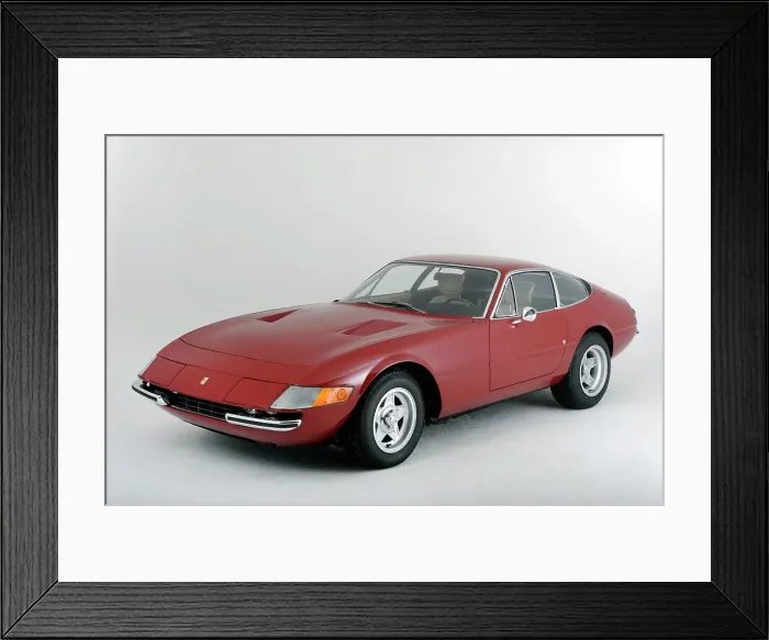 Framed Print : Ferrari 365 GTB 1972. Artist: Simon Clay Framed Print : Ferrari 365 GTB 1972. Artist: Simon Clay