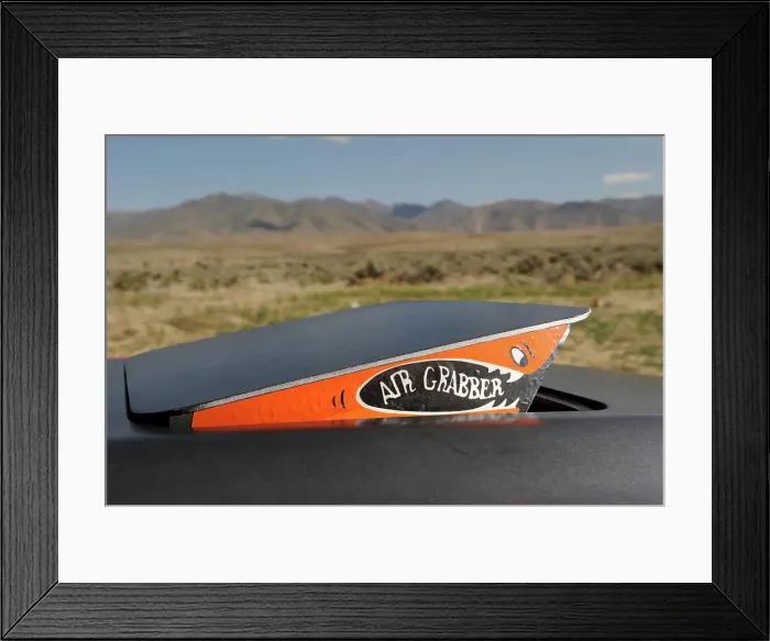 Framed Print : Plymouth Hemi Roadrunner 1970. Artist: Simon Clay Framed Print : Plymouth Hemi Roadrunner 1970. Artist: Simon Clay
