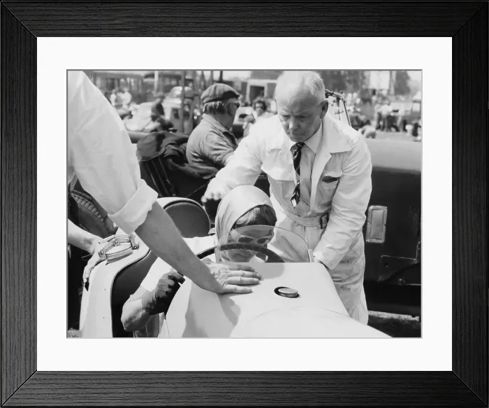 Framed Print : Kay Petre, c1934-c1938 Framed Print : Kay Petre, c1934-c1938
