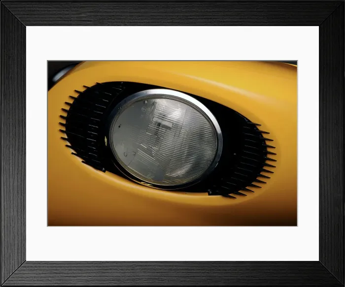 Framed Print : Lamborghini Miura p400s 1970. Artist: Simon Clay Framed Print : Lamborghini Miura p400s 1970. Artist: Simon Clay