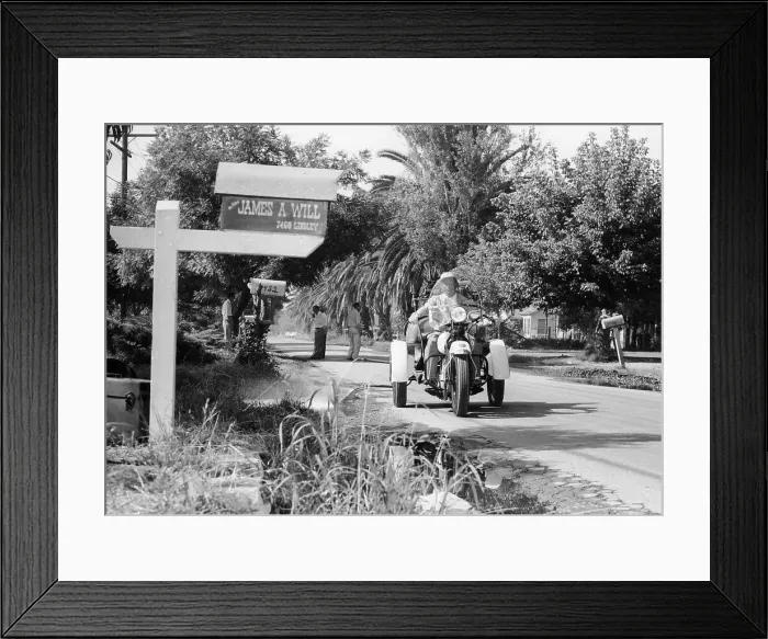 Framed Print : A three wheeled Harley-Davidson police bike, America, 1950s Framed Print : A three wheeled Harley-Davidson police bike, America, 1950s
