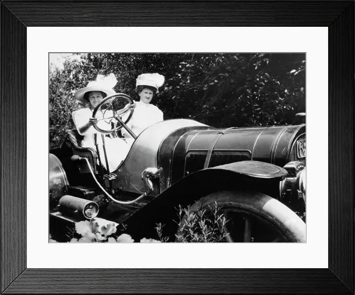 Framed Print : A Pope Hartford car, c1911 Framed Print : A Pope Hartford car, c1911