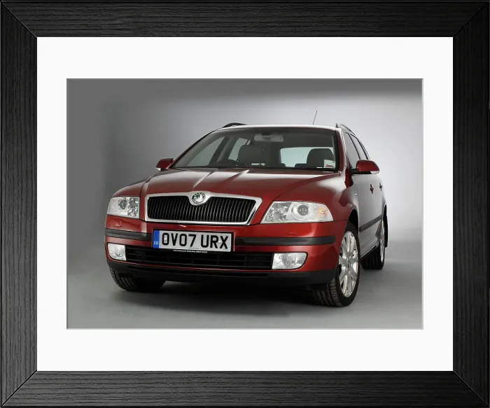 Framed Print : 2007 Skoda Octavia estate Framed Print : 2007 Skoda Octavia estate