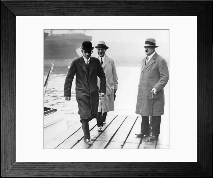 Framed Print : Henry Ford visiting Dagenham, Essex, c1930 Framed Print : Henry Ford visiting Dagenham, Essex, c1930