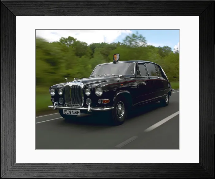 Framed Print : 1970 Daimler Vanden Plas DS 420 limousine. Ex Queen Mother Framed Print : 1970 Daimler Vanden Plas DS 420 limousine. Ex Queen Mother