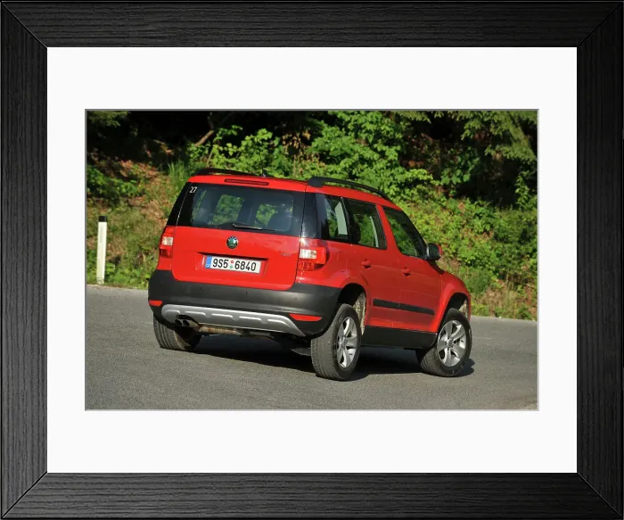 Framed Print : Skoda Yeti 2009. Artist: Simon Clay Framed Print : Skoda Yeti 2009. Artist: Simon Clay