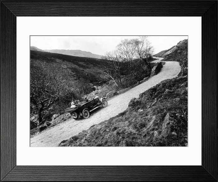Framed Print : A Morris Oxford climbing a steep hill in the Lake District, Cumbria, (c1920s?) Framed Print : A Morris Oxford climbing a steep hill in the Lake District, Cumbria, (c1920s?)