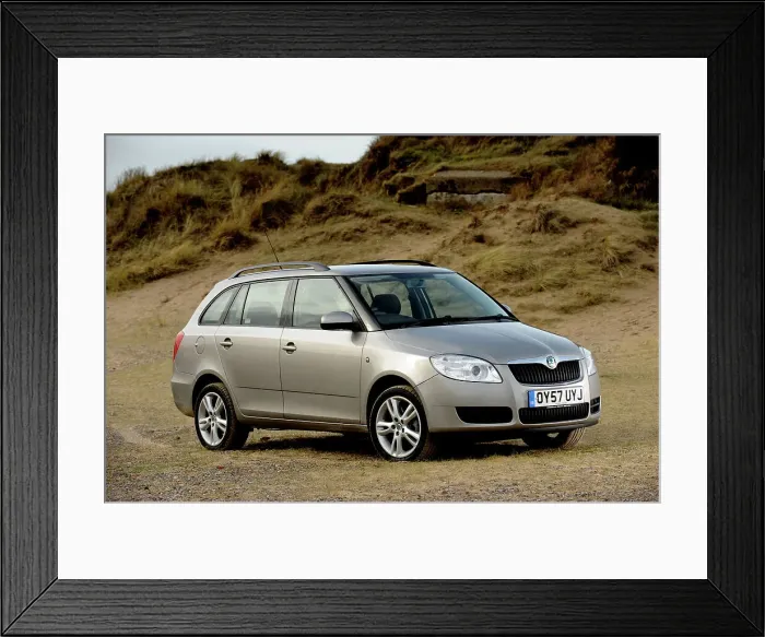 Framed Print : Skoda Fabia Estate 2007. Artist: Simon Clay Framed Print : Skoda Fabia Estate 2007. Artist: Simon Clay