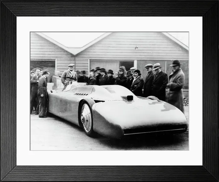 Framed Print : Malcolm Campbell in Bluebird, 1935 Framed Print : Malcolm Campbell in Bluebird, 1935