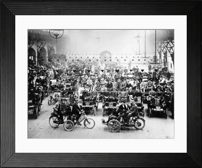 Framed Print : Start of the 1000 Mile Trial, (c1900s?) Framed Print : Start of the 1000 Mile Trial, (c1900s?)