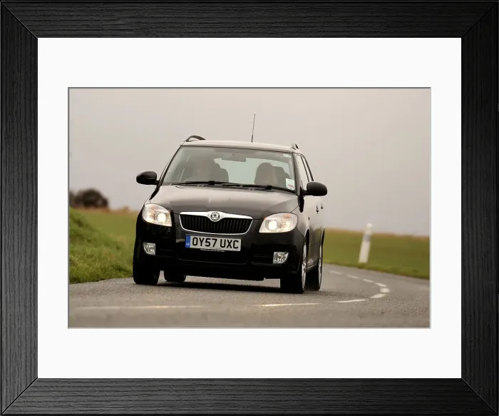 Framed Print : Skoda Fabia Estate 2007. Artist: Simon Clay Framed Print : Skoda Fabia Estate 2007. Artist: Simon Clay