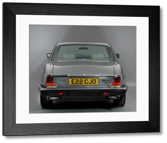 Framed Print : 1987 Jaguar XJ12 Sovereign Framed Print : 1987 Jaguar XJ12 Sovereign