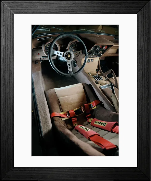 Framed Print : Lamborghini Miura p400s 1970. Artist: Simon Clay Framed Print : Lamborghini Miura p400s 1970. Artist: Simon Clay