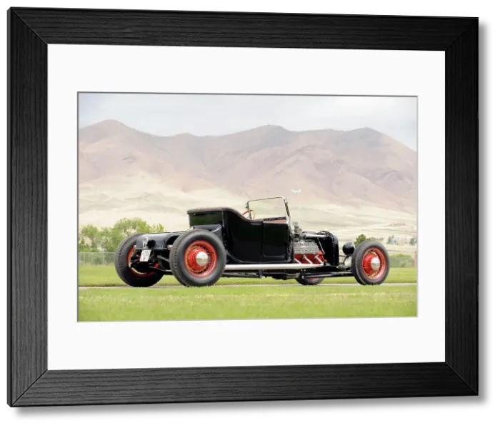 Framed Print : Ford racer 1925. Artist: Simon Clay Framed Print : Ford racer 1925. Artist: Simon Clay