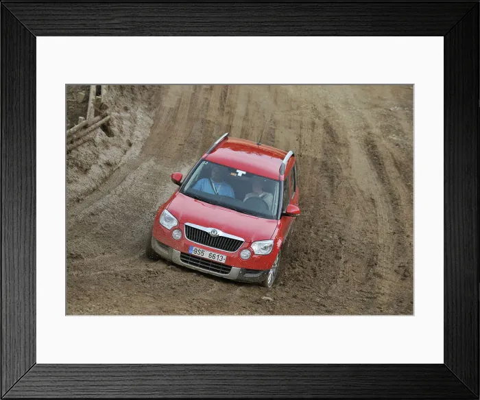 Framed Print : Skoda Yeti 2009. Artist: Simon Clay Framed Print : Skoda Yeti 2009. Artist: Simon Clay