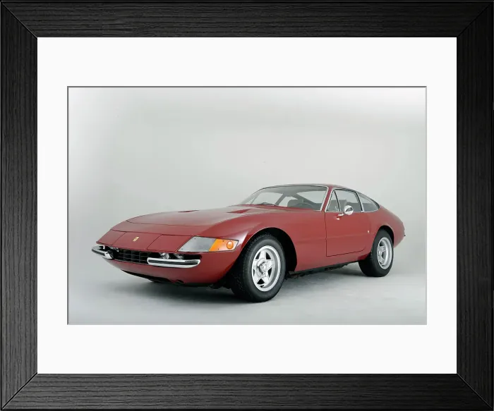 Framed Print : Ferrari 365 GTB 1972. Artist: Simon Clay Framed Print : Ferrari 365 GTB 1972. Artist: Simon Clay