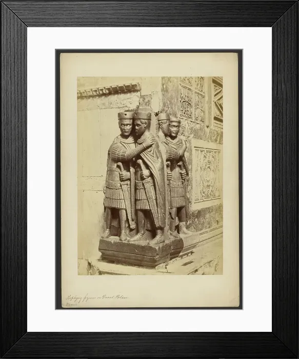 Framed Print : Le 4 figure di porfido presso la porta del Palazzo ducale, 1860-1870. Creator: Carlo Ponti Framed Print : Le 4 figure di porfido presso la porta del Palazzo ducale, 1860-1870. Creator: Carlo Ponti
